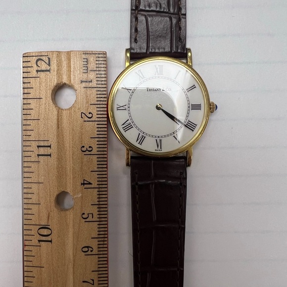 TIFFANY & CO 14K YELLOW GOLD CLASSIC ROUND WHITE DIAL QUARTZ WATCH - Picture 9 of 11